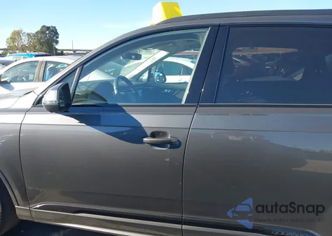 2021 Audi Q7 Prestige 55 Tfsi Quattro Tiptronic z USA, uszkodzony, nr VIN WA1VXBF79MD032133